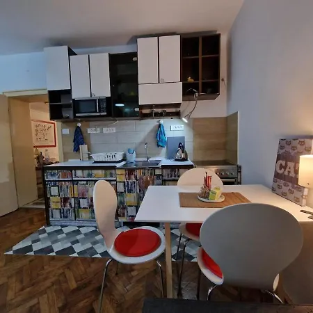 Flat In Center Of Apartment *