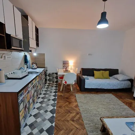 Flat In Center Of Apartment